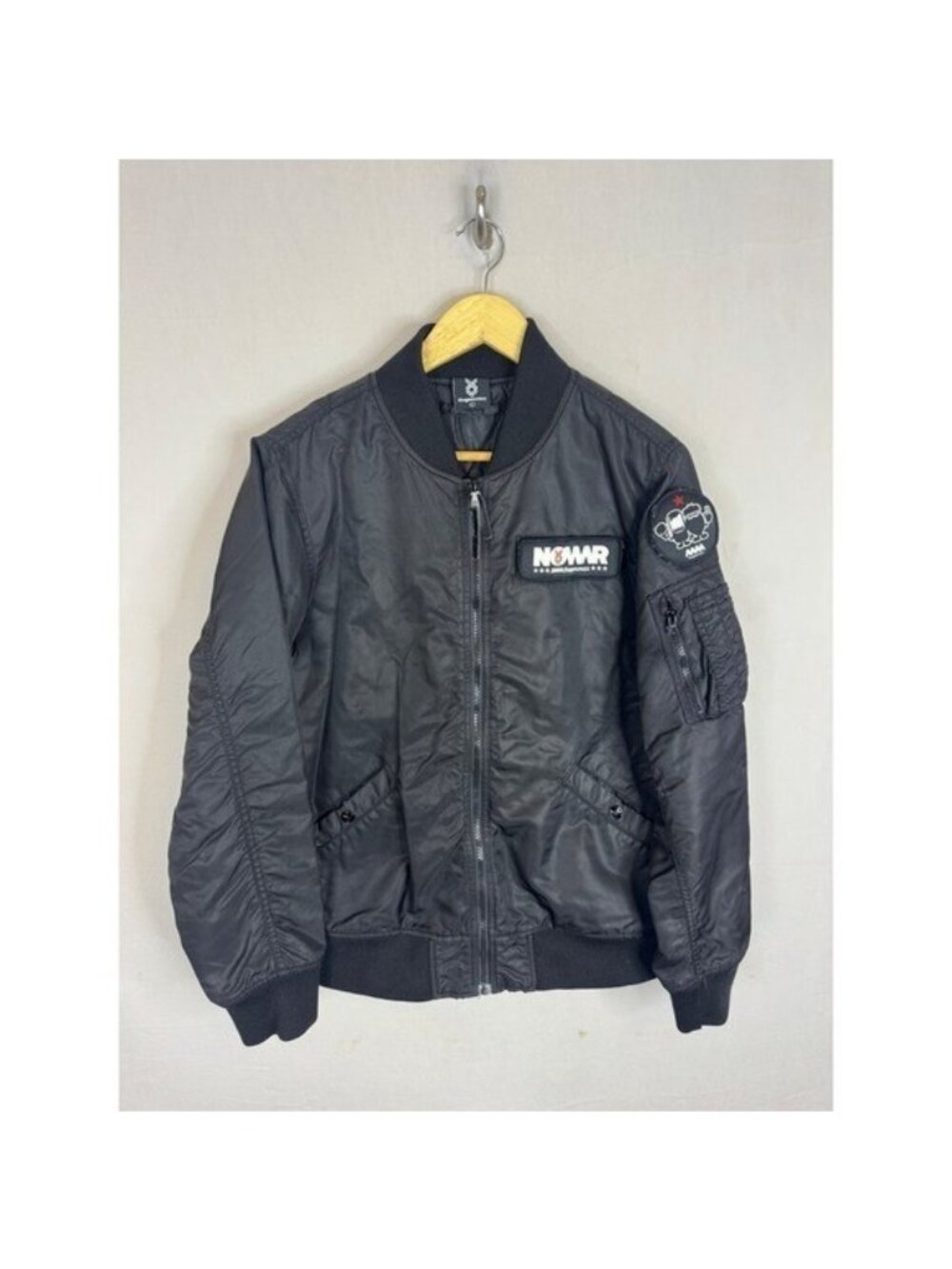 Fingercroxx A Like Black VS Fingercroxx Bomber Jacket Black Mens Large NO WAR